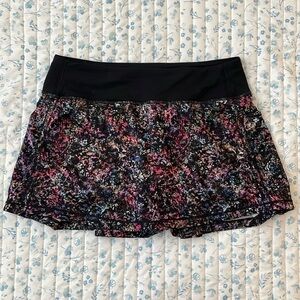 Lululemon Pace Rival Mid-Rise Skirt Size 4 in Floral Spray Multi
